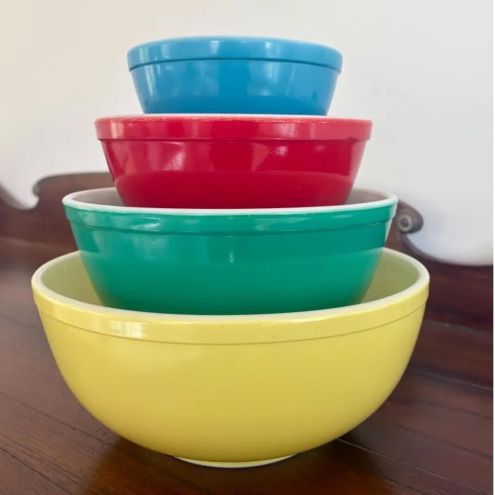 Pyrex Vintage Mixing Bowls - Primary set in Red, Green, Blue, Yellow